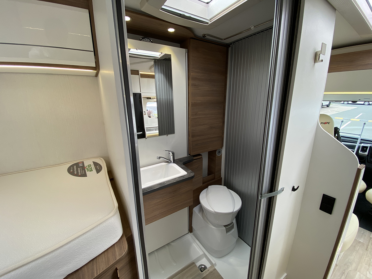 Pilote Essential G650 GJ Exclusive Edition thumbnail 3