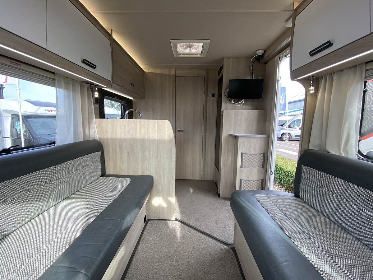 Auto-Trail F-Line F60 thumbnail 3