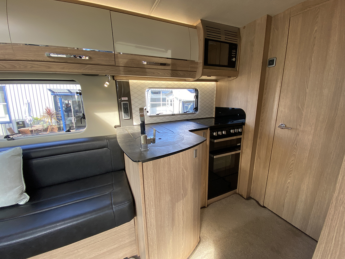 Auto-Trail Frontier Grande GF-70 thumbnail 5
