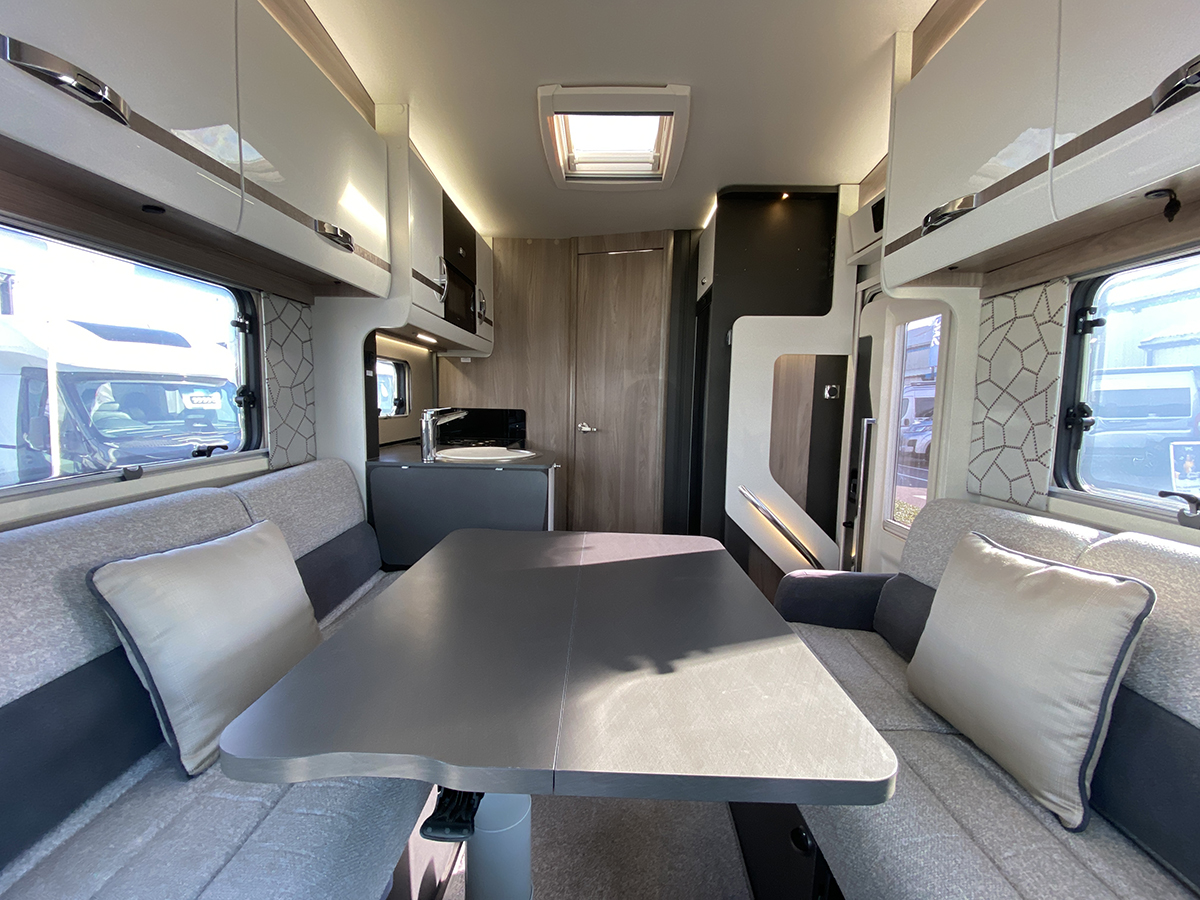 Swift Escape Hi-Style 694 thumbnail 2